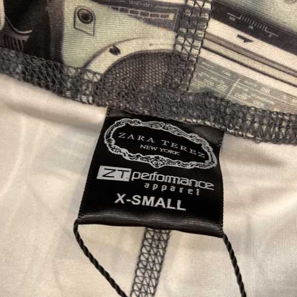 🎶💕Zara Terez Performance apparel vintage Boombox Stereo leggings 🎵🎧 - Picture 5 of 5